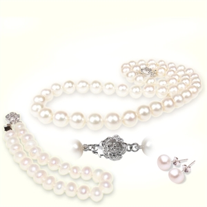 Picture of Classic White Freshwater Pearls Tri Set